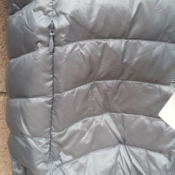 Keith Haring Puffer Jacket UNIQLO SPRZ NY MoMa Ultra Light Down Silver XXS NEW - Picture 4 of 6